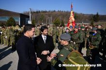 Mark Rutte vyzdvihol spoluprcu vojakov na Leti